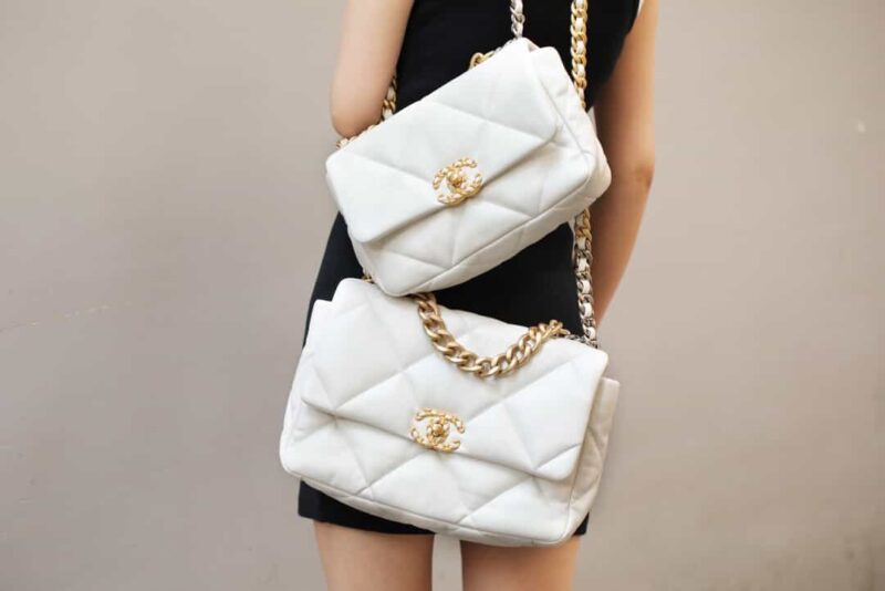 Chanel香奈儿 19 Flap Bag AS1161中号30CM白色 - Image 4