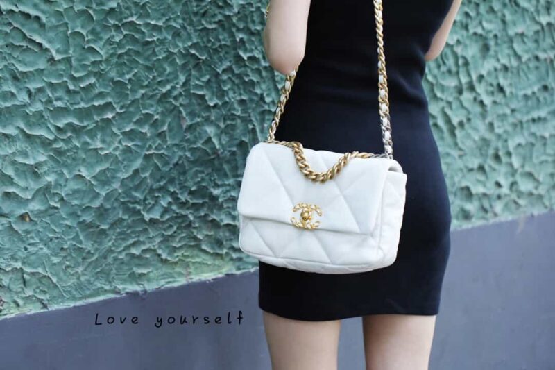 Chanel香奈儿 19 Flap Bag AS1160小号26C白色