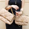 Chanel香奈儿 19 Flap Bag AS1160 AS1161