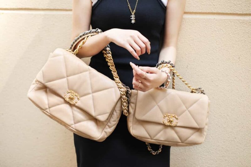 Chanel香奈儿 19 Flap Bag AS1160 AS1161 - Image 4