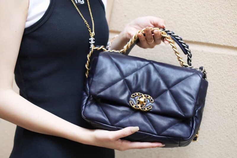 Chanel香奈儿 19 Flap Bag AS1160小号26C深蓝色 - Image 7