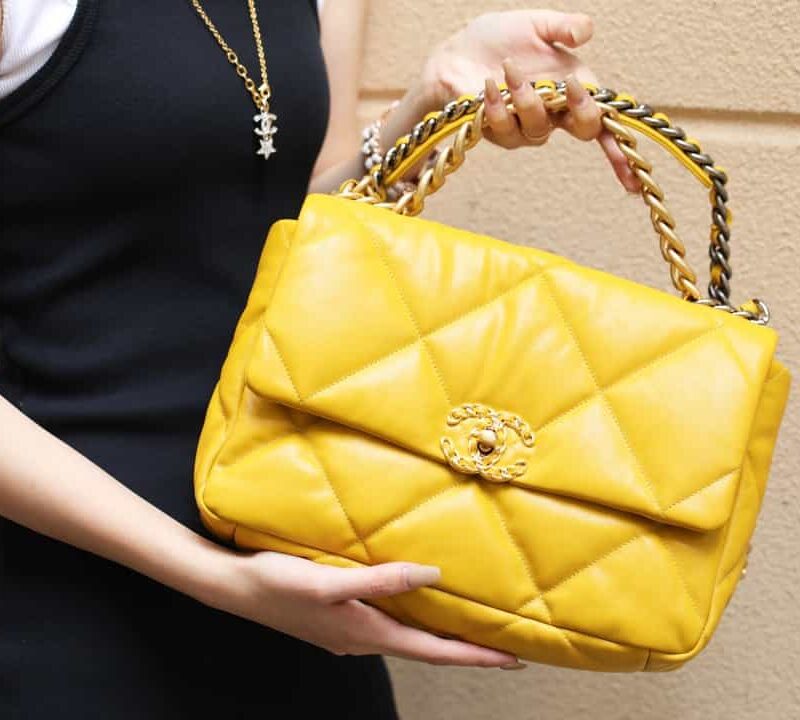 Chanel香奈儿 19 Flap Bag AS1160 AS1161 黄