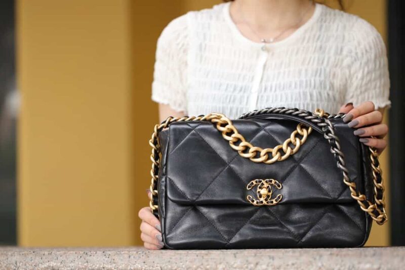 Chanel香奈儿 19 Flap Bag AS1161中号30CM黑色