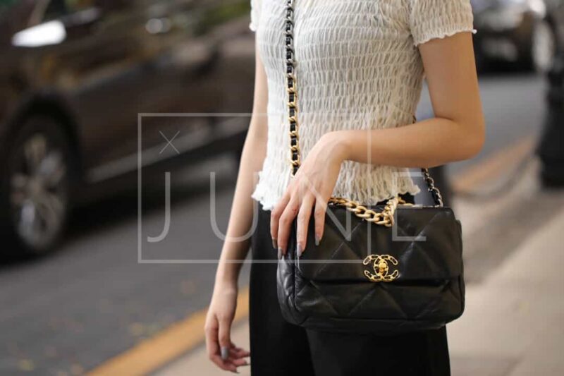 Chanel香奈儿 19 Flap Bag AS1160小号26C黑色 - Image 7