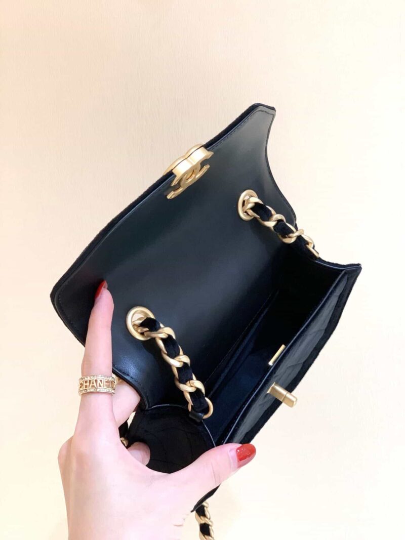 Chanel 21K 丝绒复古马鞍包 黑色 - Image 2
