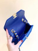 Chanel 21K 丝绒复古马鞍包 蓝色