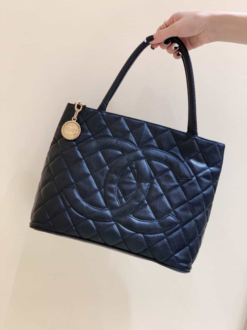 CHANEL Haas鱼子酱牛皮 Vintagep 希尔顿包 A91030