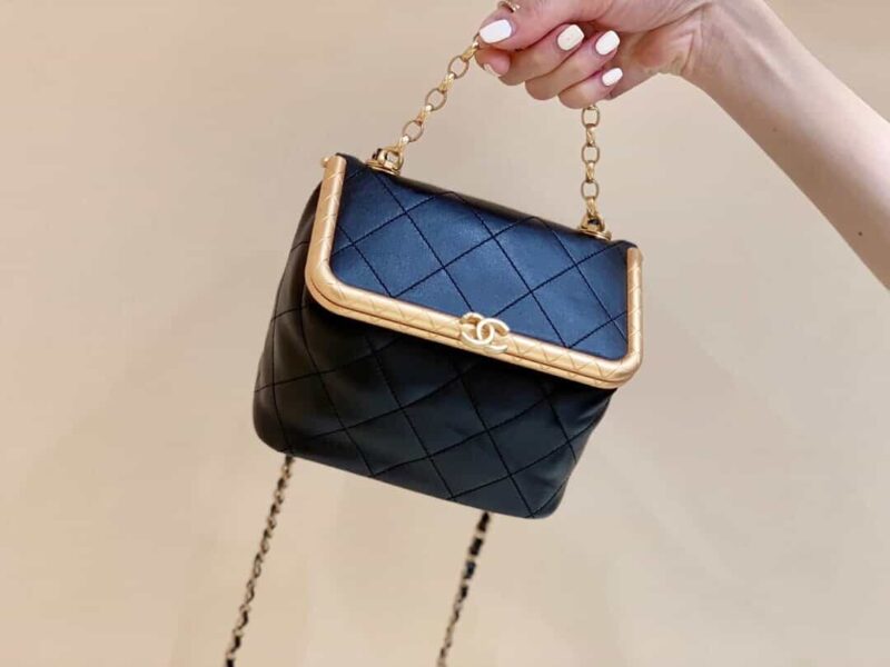 CHANEL 2020早秋高级手工坊系列Kiss Lock Bag AS1886