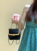 CHANEL 2020早秋高级手工坊系列Kiss Lock Bag AS1885