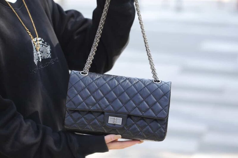 Chanel香奈儿 复刻2.55 reissue系列单肩斜挎包 A37587