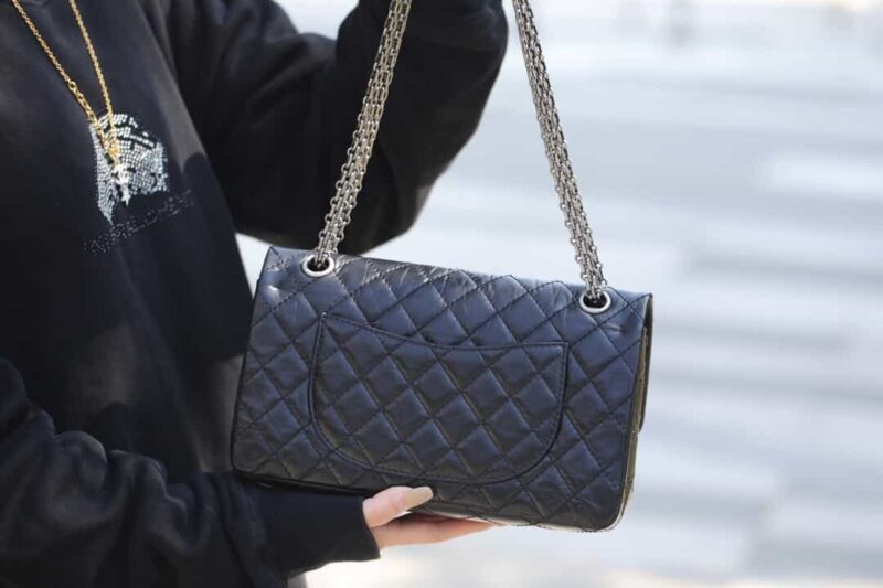 Chanel香奈儿 复刻2.55 reissue系列单肩斜挎包 A37587 - Image 4