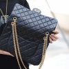Chanel香奈儿 复刻2.55 reissue系列单肩斜挎包 A37587金扣