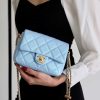 CHANEL 幻彩颗粒压花牛皮迷你口盖包 AS2855浅蓝色