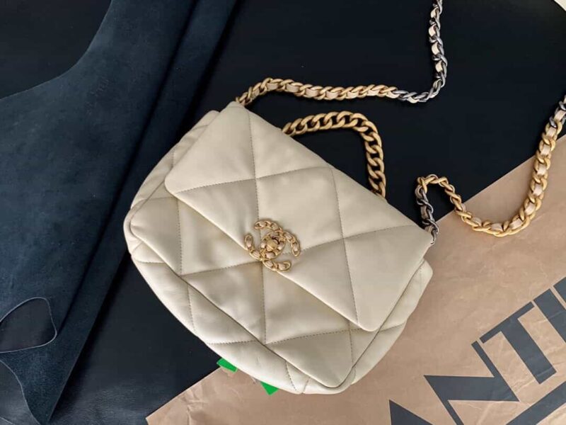 Chanel香奈儿 19 Flap Bag AS1160小号26CM杏色