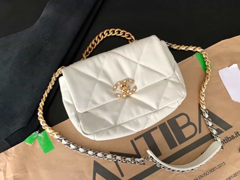 Chanel香奈儿 19 Flap Bag AS1160小号26CM白色
