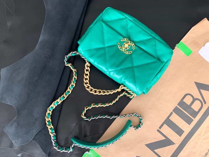 Chanel香奈儿 19 Flap Bag AS1160小号26CM绿色