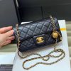 IMG_823720210221-141656.jpg Chanel香奈儿 Flap Bag 新款金属球包金珠CF大Mini AS1787