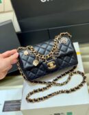 Chanel 2021年春夏度假新款镂空山茶花CF20单肩斜挎包 AS2326