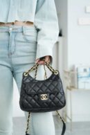 CHANEL 早春度假系列 天猫精灵 球纹小号流浪包 AS3710黑色