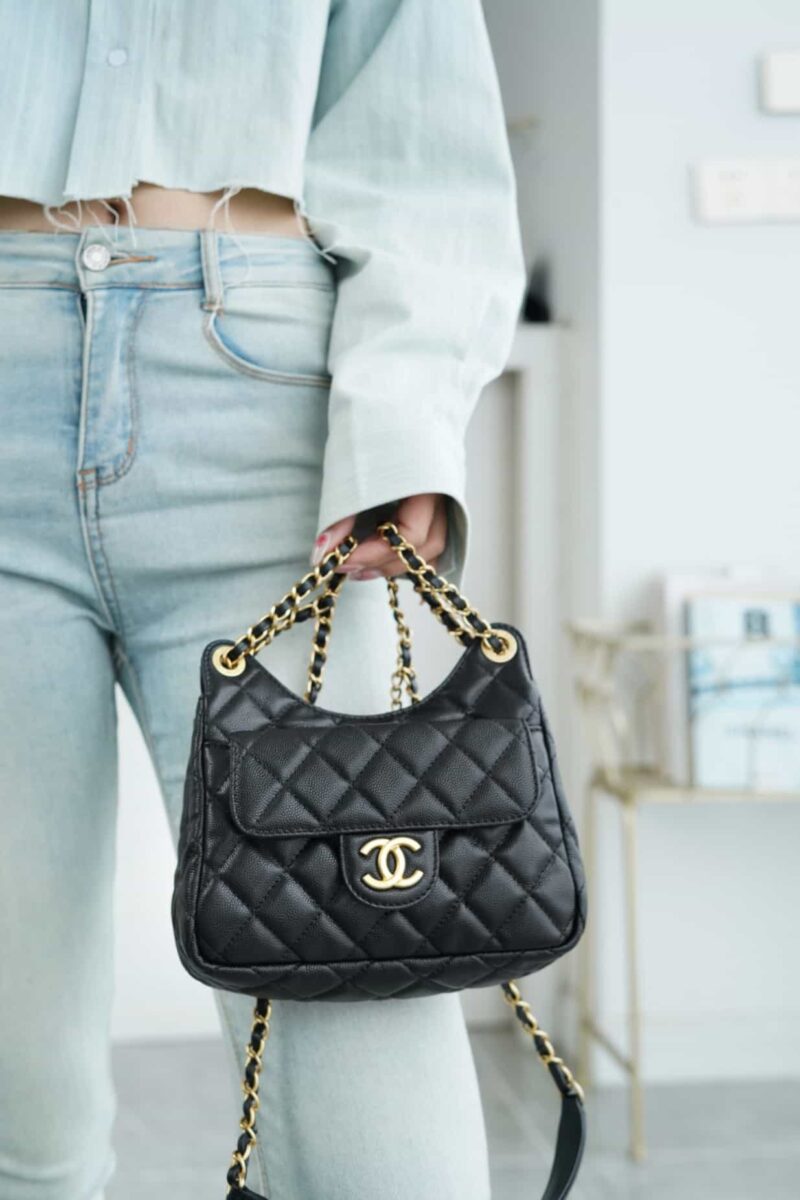 CHANEL 早春度假系列 天猫精灵 球纹小号流浪包 AS3710黑色