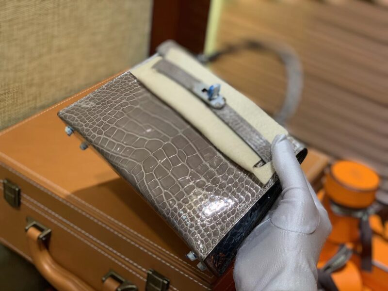 爱马仕 Mini Kelly 沥青灰 一级美洲鳄鱼皮 全手工缝制 臻品级别 金扣 19cm 2代 - Image 2
