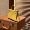 爱马仕 Mini Kelly 迷你凯莉 柠檬黄 一级美洲鳄鱼皮 全手工缝制 臻品级别 金扣 19cm 2代