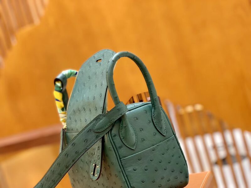 爱马仕 Mini Lindy 18cm 孔雀绿 金扣 南非鸵鸟皮 全手工缝制 - Image 3