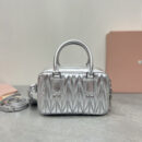 miumiu缪缪TooPretty系列5BB123保龄球手袋银色