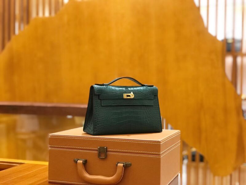 爱马仕 Mini kelly 一代 松柏绿 美洲鳄鱼皮 金扣 原版蜜蜡线 顶级手缝 - Image 2