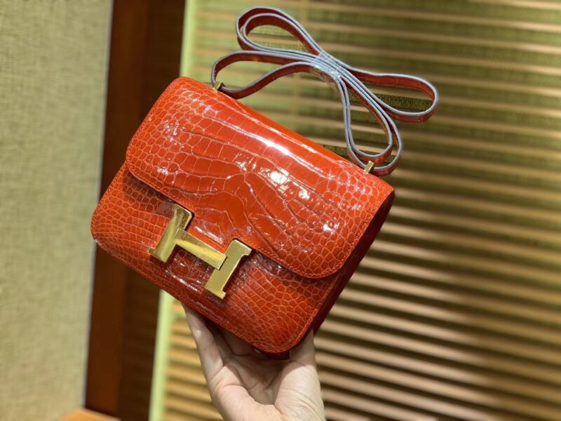 爱马仕 Constance 18cm 法拉利红 一级美洲鳄鱼皮 顶级手缝工艺 金扣 - Image 4