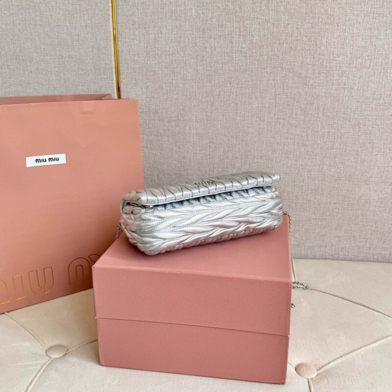 miumiu缪缪*Matelasse系列5BP086单肩包银色免检版 - Image 6