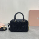 miumiu缪缪TooPretty系列5BB123保龄球手袋黑色