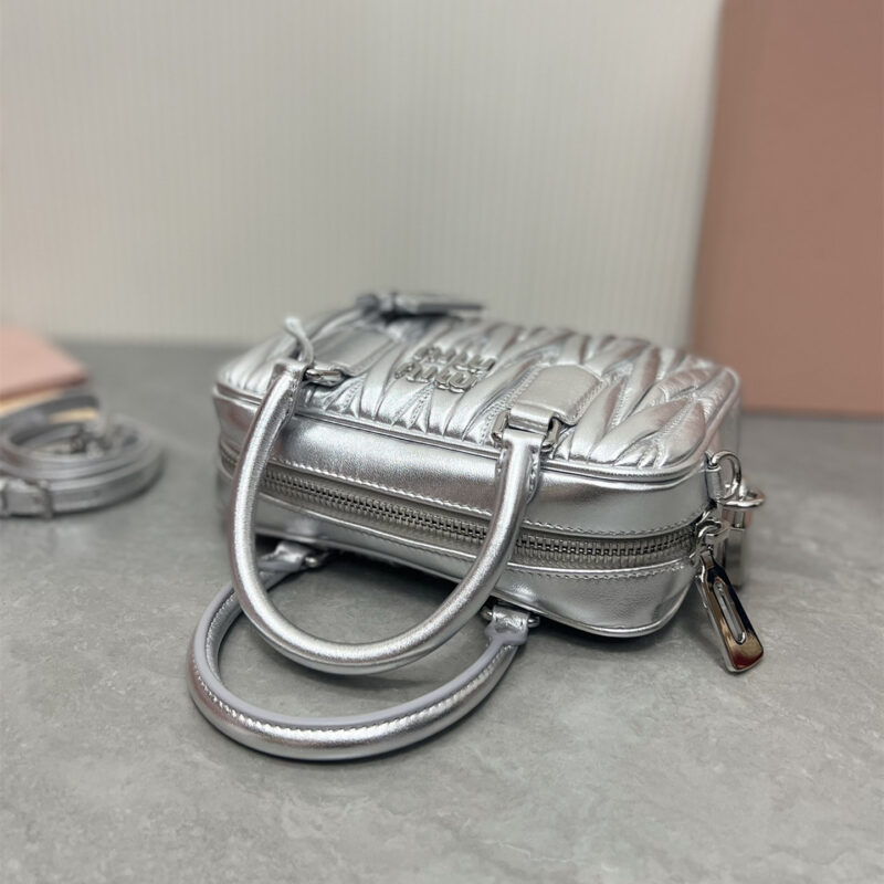 miumiu缪缪TooPretty系列5BB123保龄球手袋银色 - Image 4