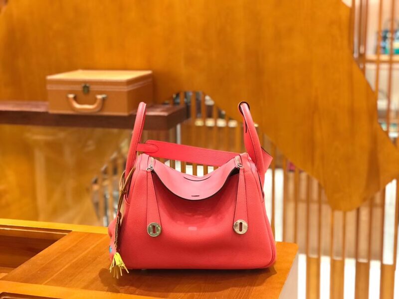 爱马仕 Lindy 26cm togo小牛皮 唇膏粉