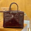 b889379bf2f280b.jpg 爱马仕 Birkin 30cm 深啡色 金扣 一级皮 尼罗鳄鱼皮 臻品级别