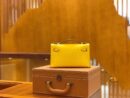 爱马仕 Mini kelly 22cm 那不勒斯黄 南非KK级鸵鸟皮 银扣 原版蜜蜡线 顶级手工