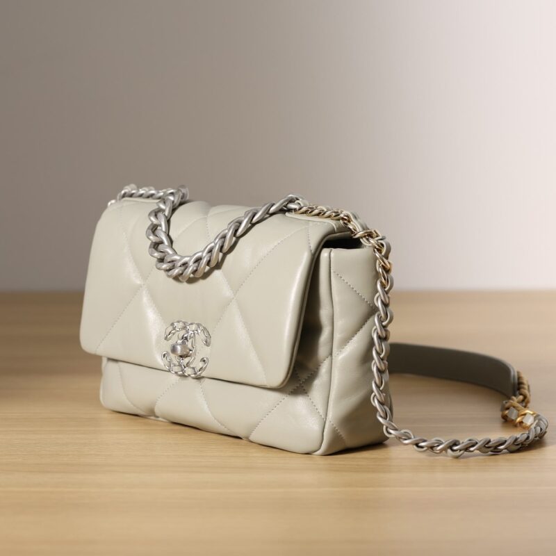 Chanel 19Bag系列羊皮单肩包灰色免检版 - Image 4