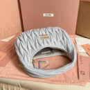miumiu缪缪*Matelasse系列5BC125手袋矢车菊免检版