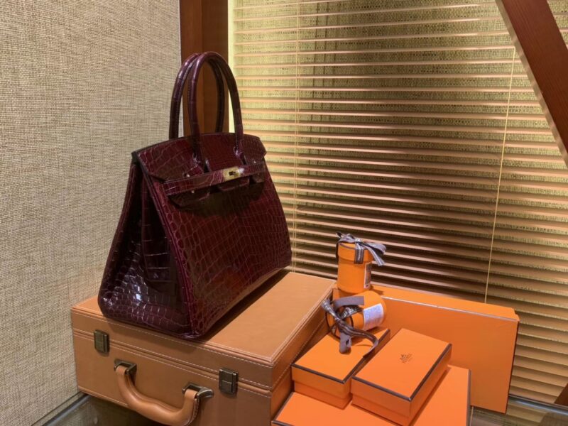 爱马仕 Birkin铂金包 波尔多酒红 一级皮 尼罗鳄鱼 进口原料 顶级手缝工艺 30cm - Image 6