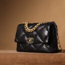 Chanel 19Bag系列小羊皮口盖包黑色免检版