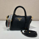 Prada*VitelloDino系列手提斜挎包1BA111黑色免检版