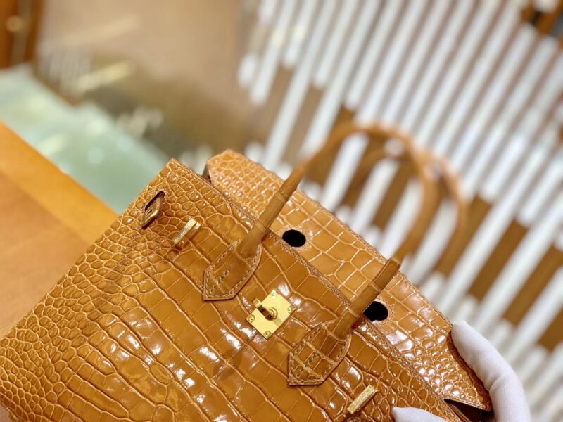 爱马仕 Birkin 铂金包 太妃金 一级皮 美洲鳄鱼皮 臻品级别 金扣 25cm - Image 3
