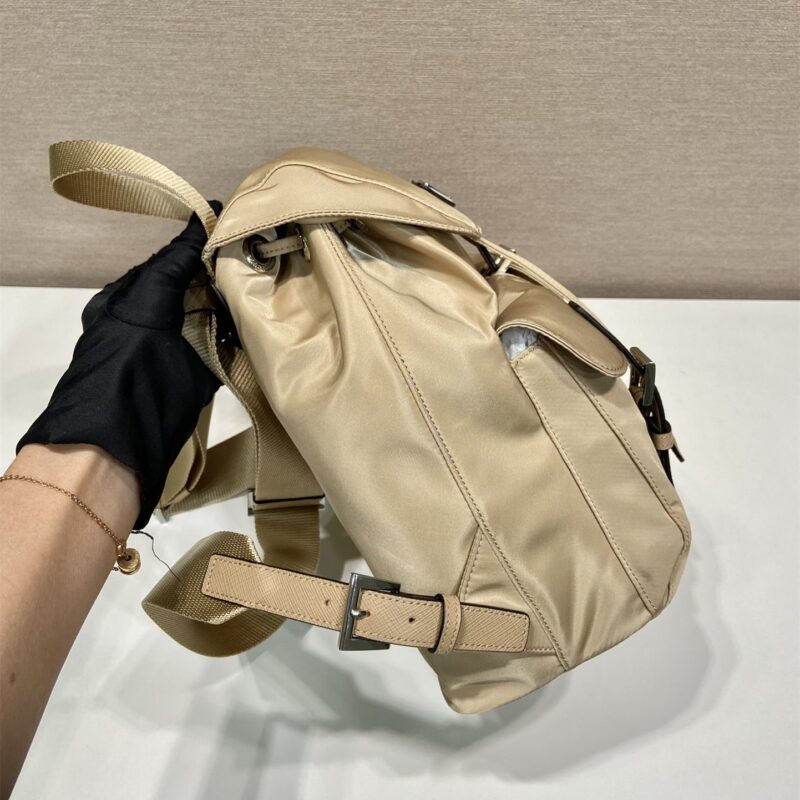 Prada男士双肩包系列1BZ677棕色免检版 - Image 6