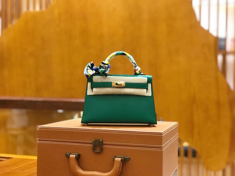 爱马仕 Mini Kelly 二代 19cm 进口掌纹牛皮 U4丝绒绿 金扣 全手工缝制 高订鳄鱼工序