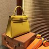 d0cf2d3a31bdbc2.jpg 爱马仕 Kelly 凯莉包 琥珀黄 德国进口 Epsom 掌纹牛皮 手缝蜡线 金扣 28cm