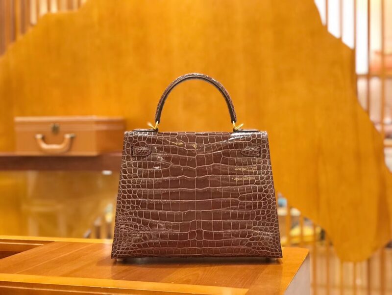 爱马仕 Kelly 28cm 咖啡色 摩卡色 野生湾鳄 鳄鱼皮 金扣 原版蜜蜡线 顶级手缝 现货 - Image 3
