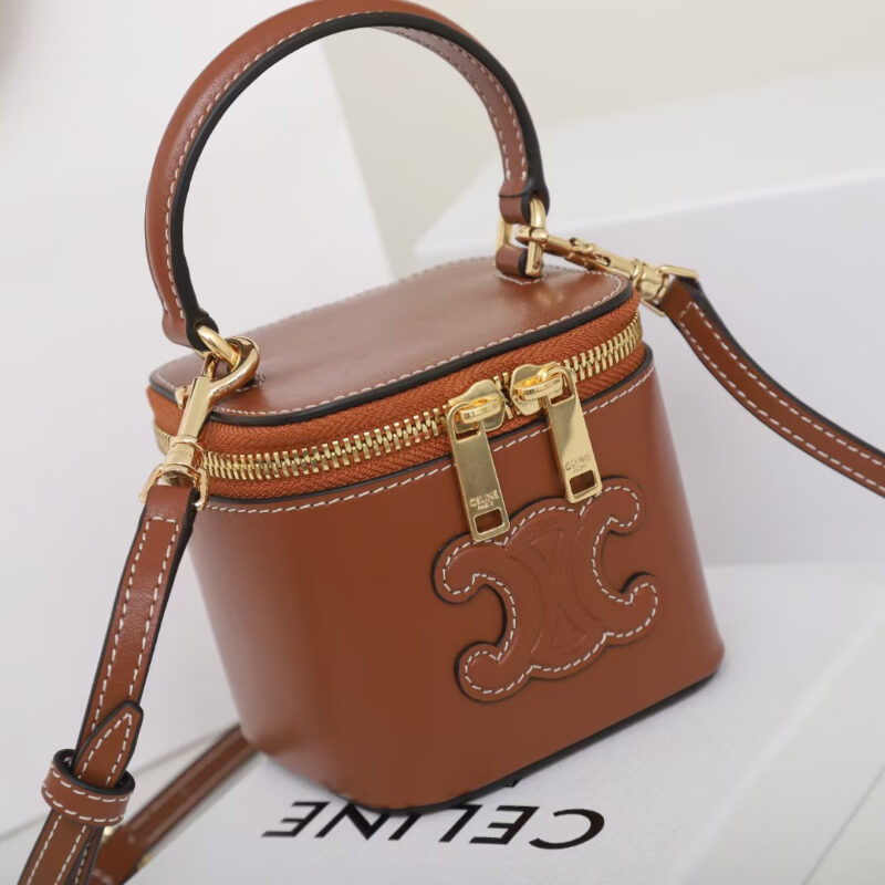 Celine*Triomphe系列手提袋10J762棕色免检版 - Image 5