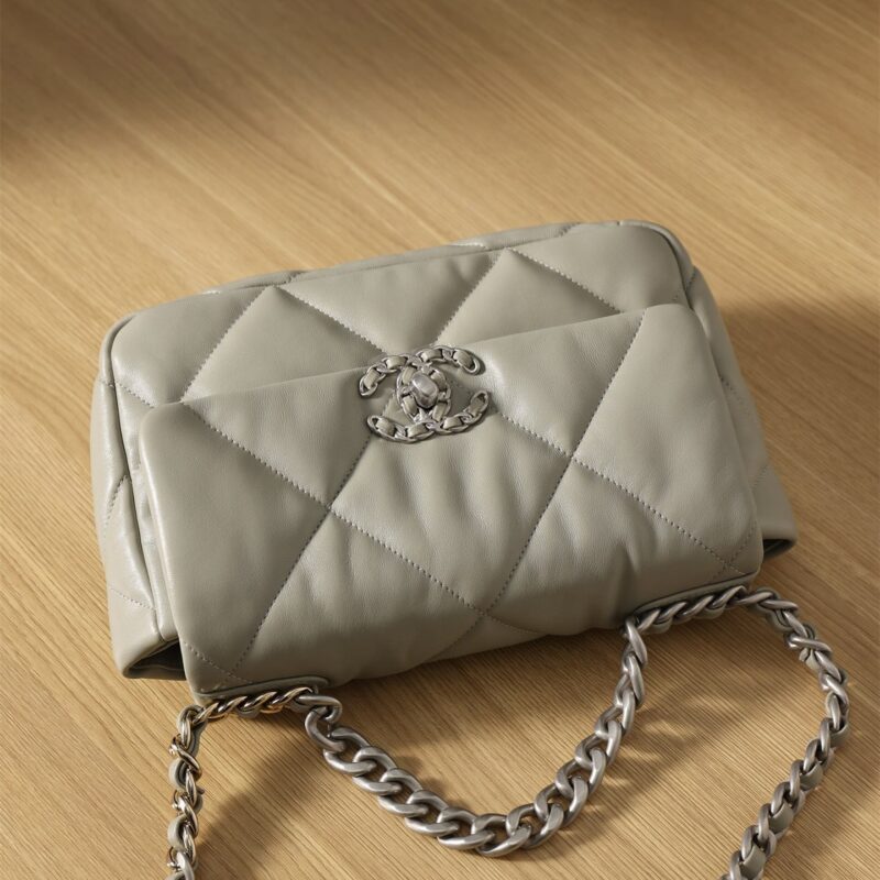 Chanel 19Bag系列羊皮单肩包灰色免检版 - Image 7