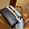 d552830d49dd3ff.jpg 爱马仕 Mini Kelly 迷你凯莉 黑色 一级美洲鳄鱼皮 全手工缝制 臻品级别 金扣 19cm 2代