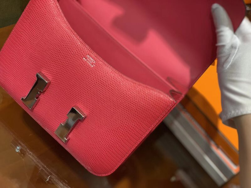 爱马仕 Constance 23cm 桃红色 仿蜥蜴皮 顶级手缝工艺 银扣 - Image 3